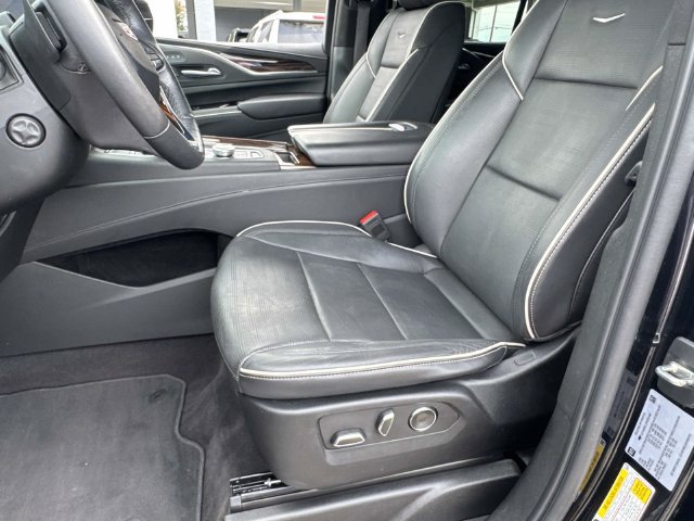Used 2023 Cadillac Escalade Premium Luxury w/ Performance Package AWD/4WD image 22
