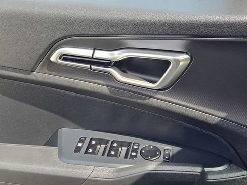 New 2026 Kia Sportage LX FWD image 15