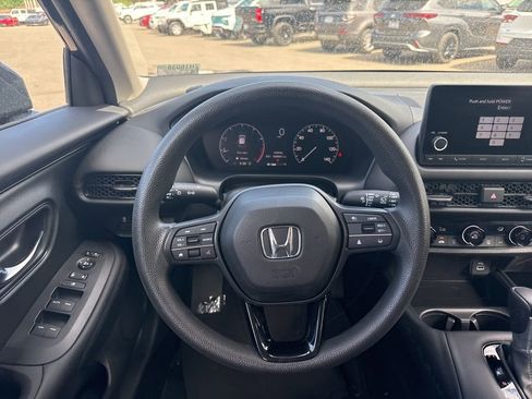 Used 2023 Honda HR-V LX image 12