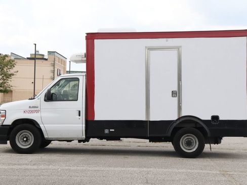 Used 2024 Ford E-350 and Econoline 350 Super Duty w/ Power Windows & Locks Group RWD image 6
