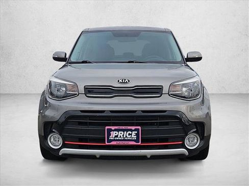 Used 2018 Kia Soul ! image 2