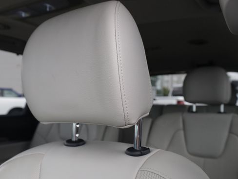 Used 2022 Kia Telluride EX w/ EX Premium Package FWD image 18