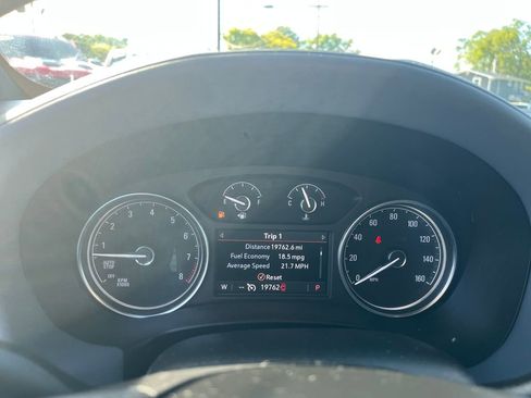 Used 2024 Buick Enclave Essence w/ Experience Buick Package image 9