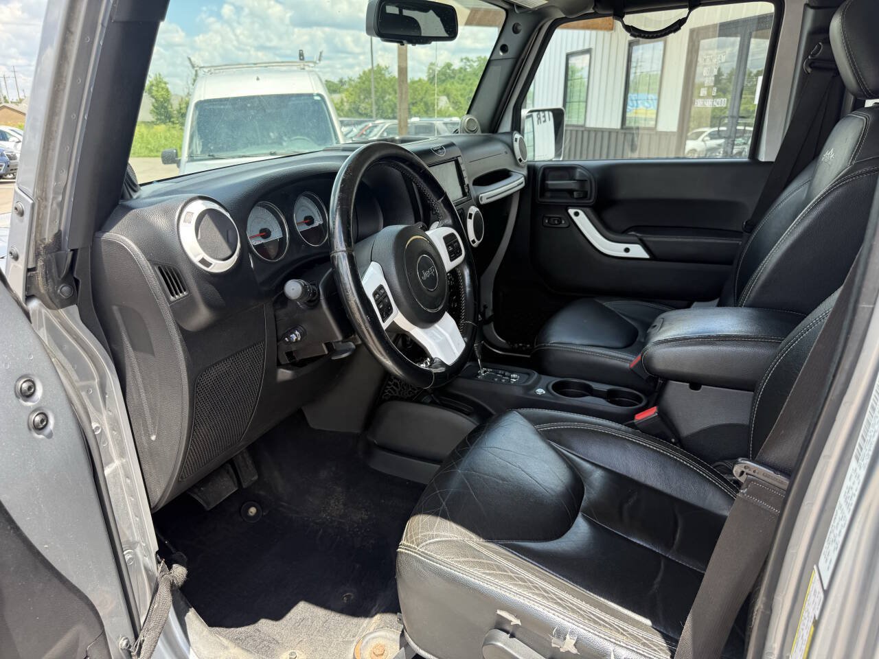 Used 2014 Jeep Wrangler Unlimited Sahara AWD/4WD image 18