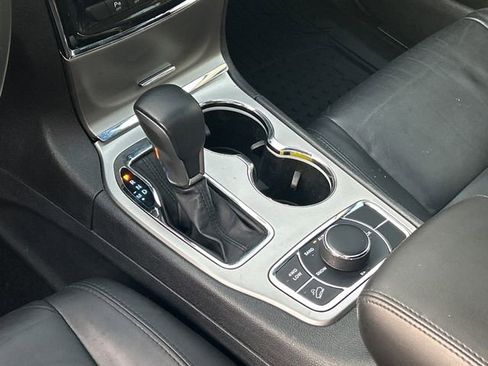 Used 2019 Jeep Grand Cherokee Limited image 25