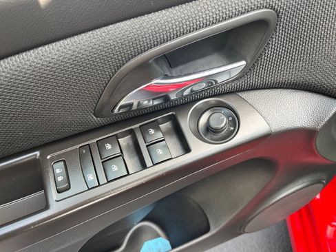 Used 2016 Chevrolet Cruze LT w/ Technology Package image 17