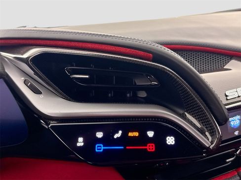 Used 2023 Ferrari SF90 Spider image 27