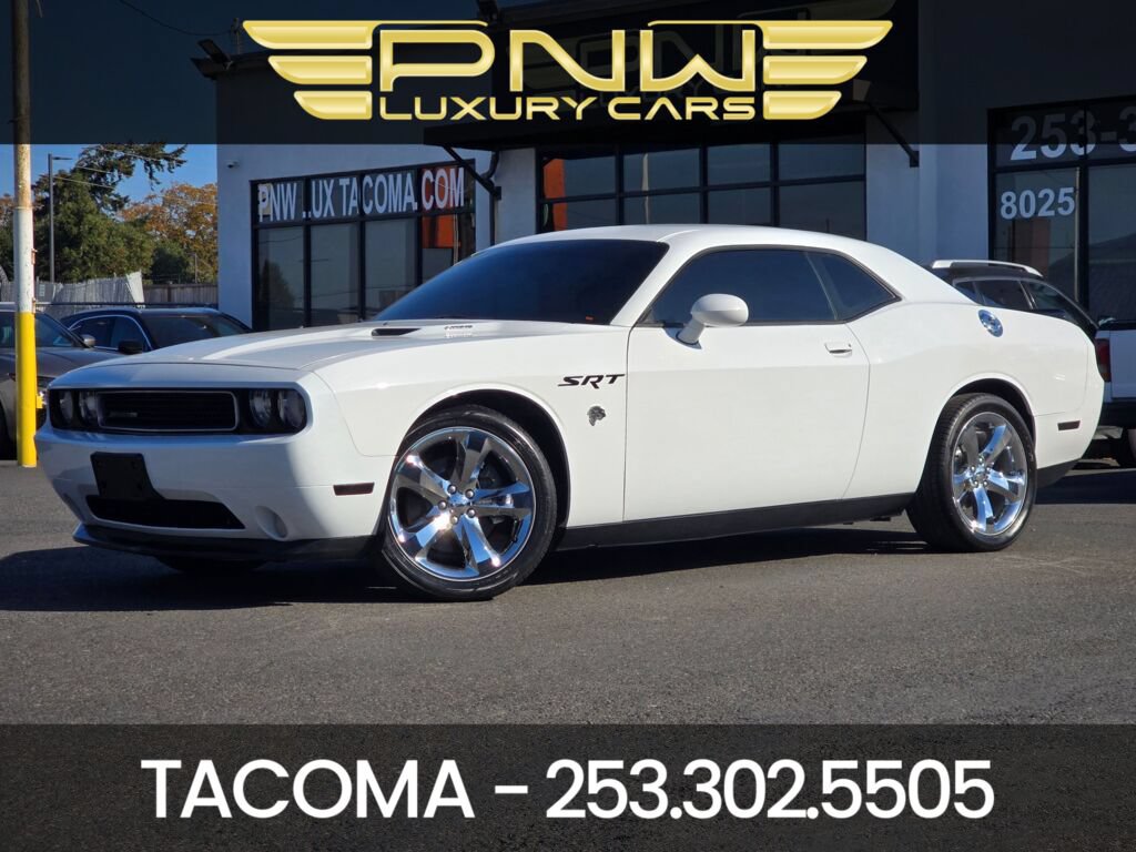 Used 2014 Dodge Challenger R/T RWD image 1