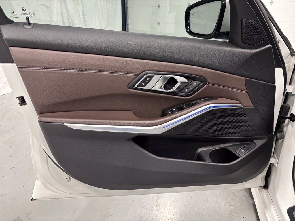 Used 2020 BMW 330i xDrive Sedan w/ Premium Package AWD/4WD image 8