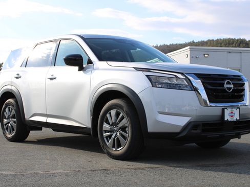 New 2025 Nissan Pathfinder S AWD/4WD image 7