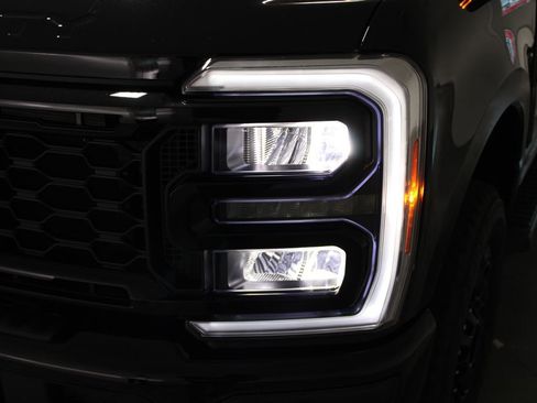 New 2026 Ford F250 Lariat w/ Black Appearance Package image 60