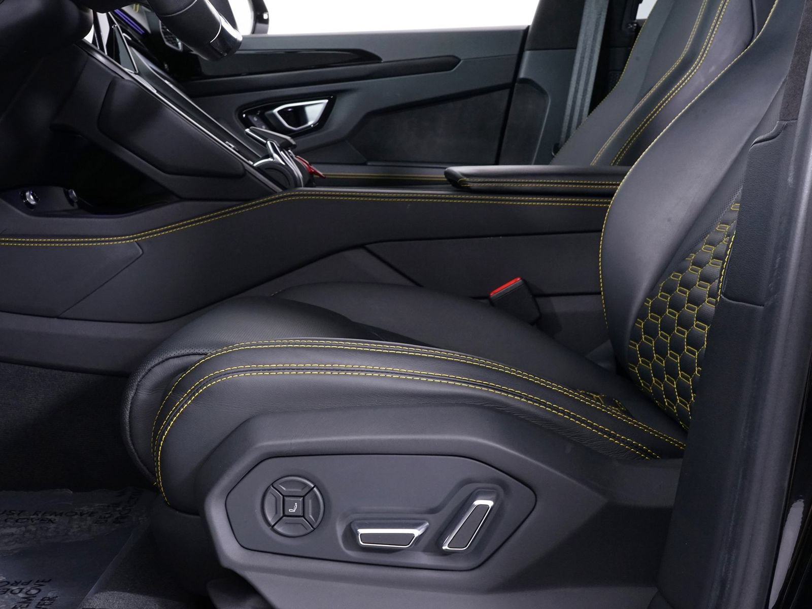Used 2023 Lamborghini Urus S AWD/4WD image 24