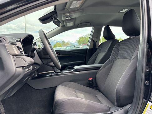 Used 2025 Toyota Camry LE FWD image 27