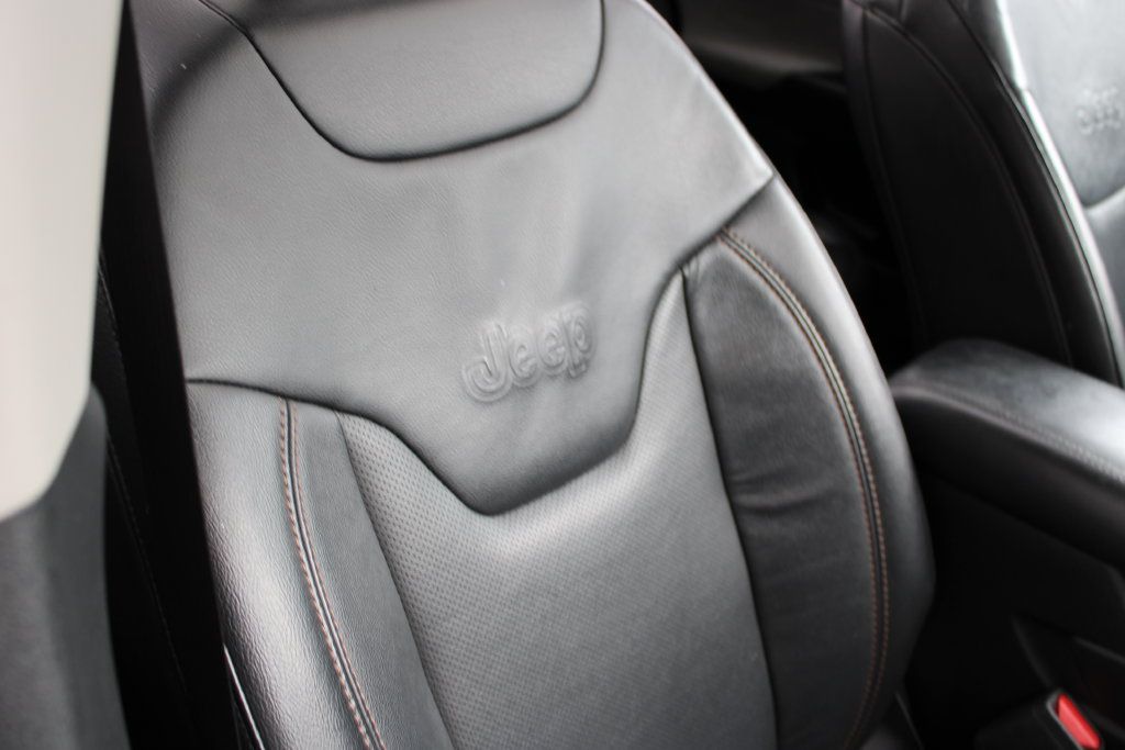 Used 2022 Jeep Compass Latitude w/ Sun and Sound Group AWD/4WD image 22