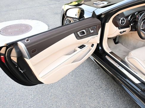 Used 2018 Mercedes-Benz SL 550 image 27