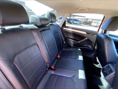 Used 2019 Volkswagen Passat 2.0T Wolfsburg image 19