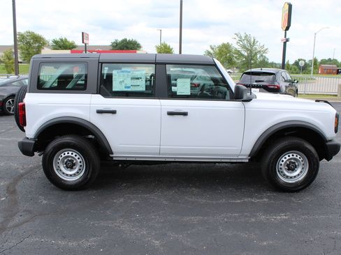 New 2025 Ford Bronco 4-Door image 8