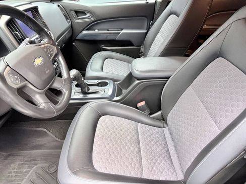 Used 2017 Chevrolet Colorado Z71 AWD/4WD image 10