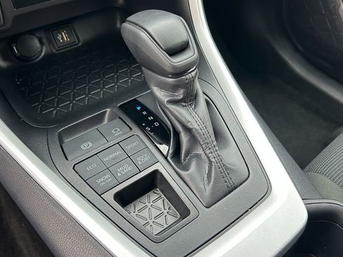 Used 2025 Toyota RAV4 LE image 17