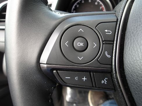 Used 2023 Toyota Camry SE image 14