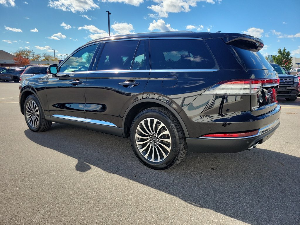 Used 2023 Lincoln Aviator Reserve w/ Equipment Group 201A AWD/4WD image 3