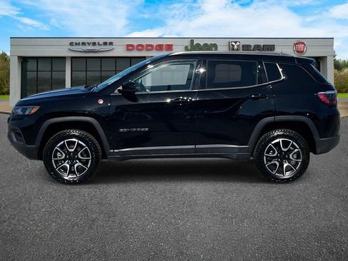 Certified 2024 Jeep Compass Trailhawk w/ Trailhawk Convenience Group AWD/4WD image 9