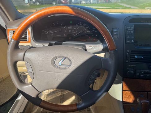 Used 2004 Lexus LS 430 image 9