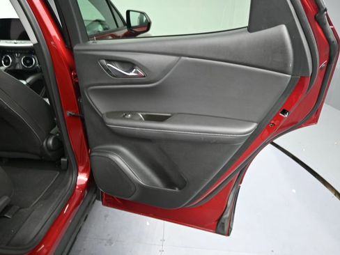 Used 2025 Chevrolet Blazer LT AWD/4WD image 9