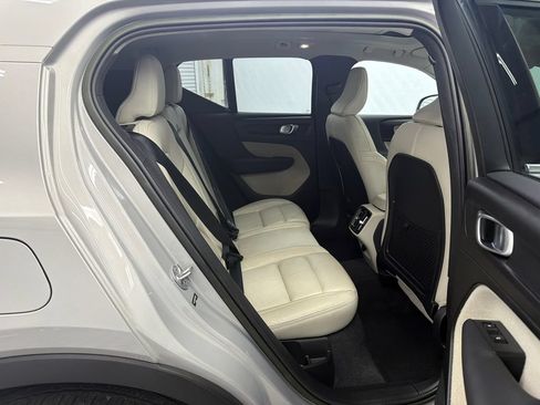 Used 2023 Volvo XC40 B5 Ultimate AWD/4WD image 16