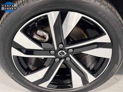 Certified 2025 Volvo XC40 B5 Plus image 29