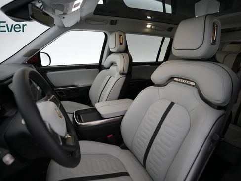 Used 2024 Rivian R1S Adventure Dual AWD/4WD image 4