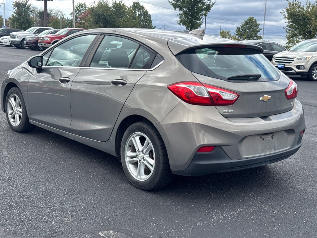 Used 2017 Chevrolet Cruze LT FWD image 2
