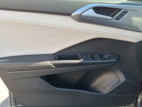 Certified 2025 Volkswagen Taos SEL w/ Black Wheel Plus Package image 12