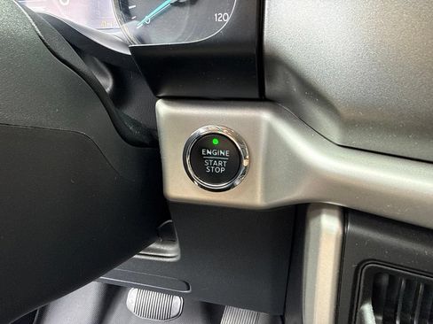 Used 2023 Ford Expedition XLT RWD image 16