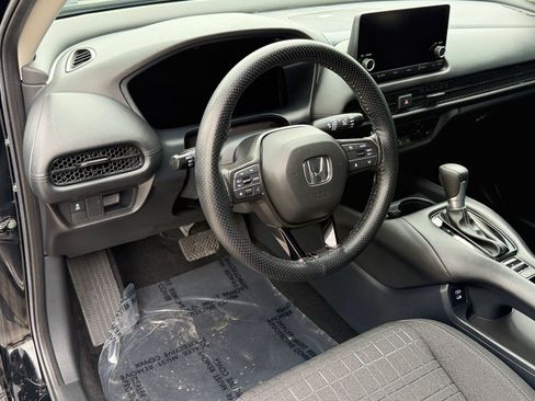 Used 2025 Honda HR-V LX image 4