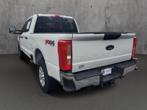 Used 2024 Ford F250 XLT w/ FX4 Off-Road Package AWD/4WD image 4