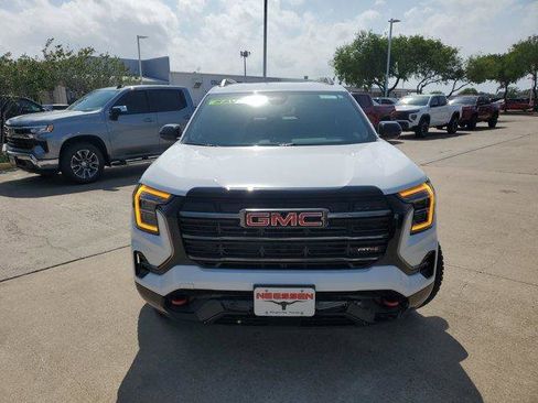 New 2026 GMC Terrain AT4 AWD/4WD image 2