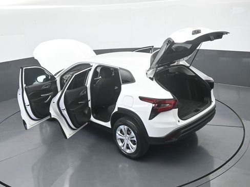 Used 2024 Chevrolet Trax LS FWD image 64
