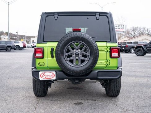 Used 2025 Jeep Wrangler Unlimited Sport image 4