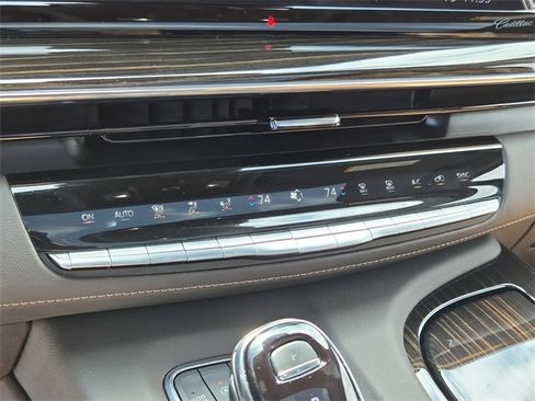 Used 2024 Cadillac Escalade ESV Premium Luxury image 31