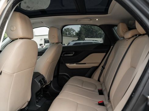Used 2017 Jaguar F-PACE Premium AWD/4WD image 8