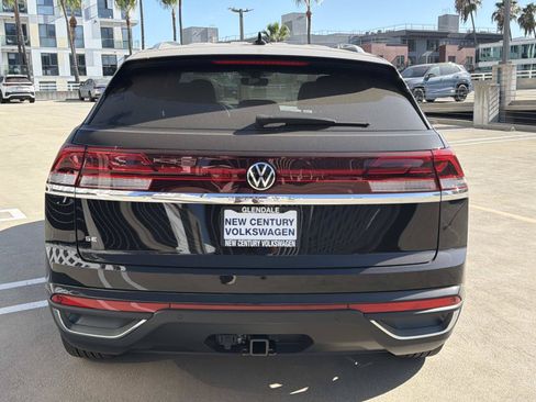 New 2026 Volkswagen Atlas Cross Sport SE FWD image 4