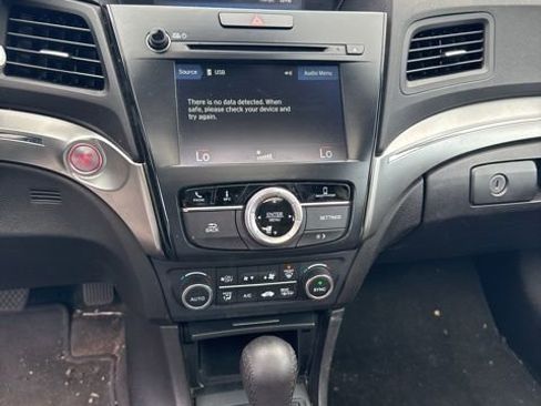 Used 2022 Acura ILX w/ Premium Package FWD image 19