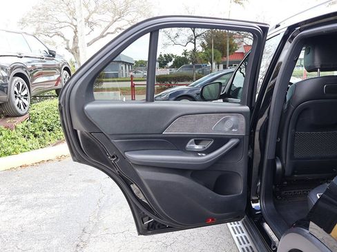 Used 2020 Mercedes-Benz GLE 350 4MATIC w/ Premium Package image 24