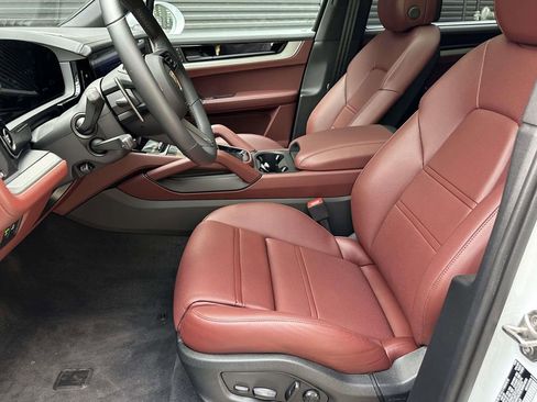 New 2025 Porsche Cayenne S AWD/4WD image 17