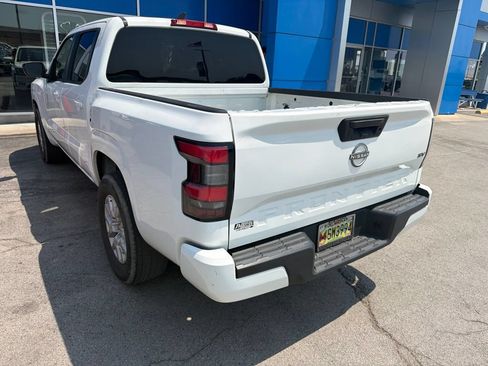 Used 2022 Nissan Frontier SV RWD image 6