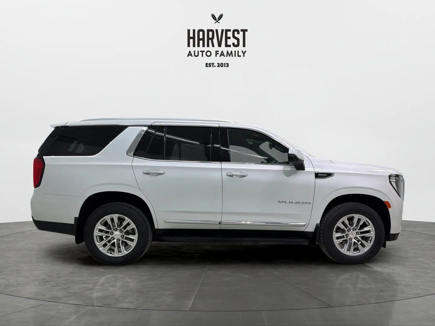 Used 2021 GMC Yukon SLT w/ Rear Media and Nav Package AWD/4WD image 8
