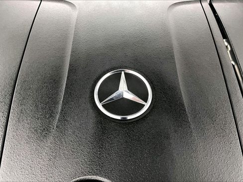 Certified 2025 Mercedes-Benz GLC 300 image 30