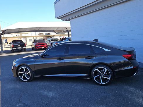 Used 2020 Honda Accord Sport image 2