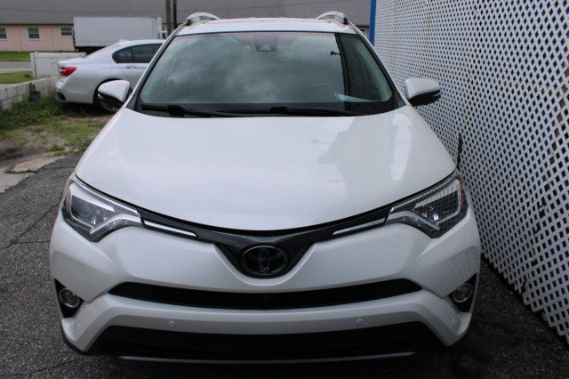 Used 2017 Toyota RAV4 Limited w/ Advanced Technology Package FWD image 3